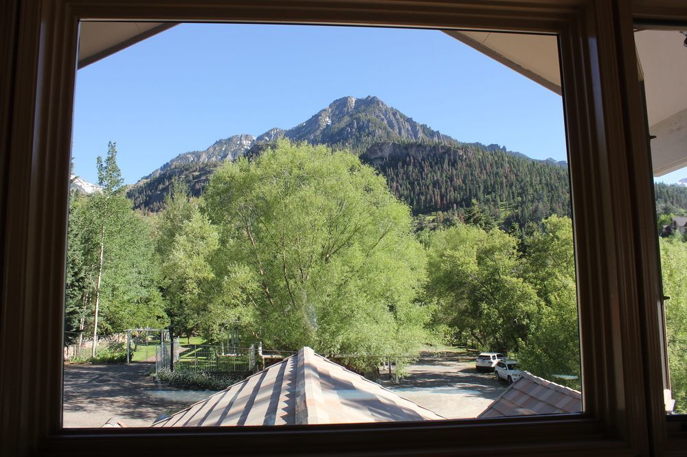 Black Bear Manor Bed & Breakfast Ouray Bagian luar foto