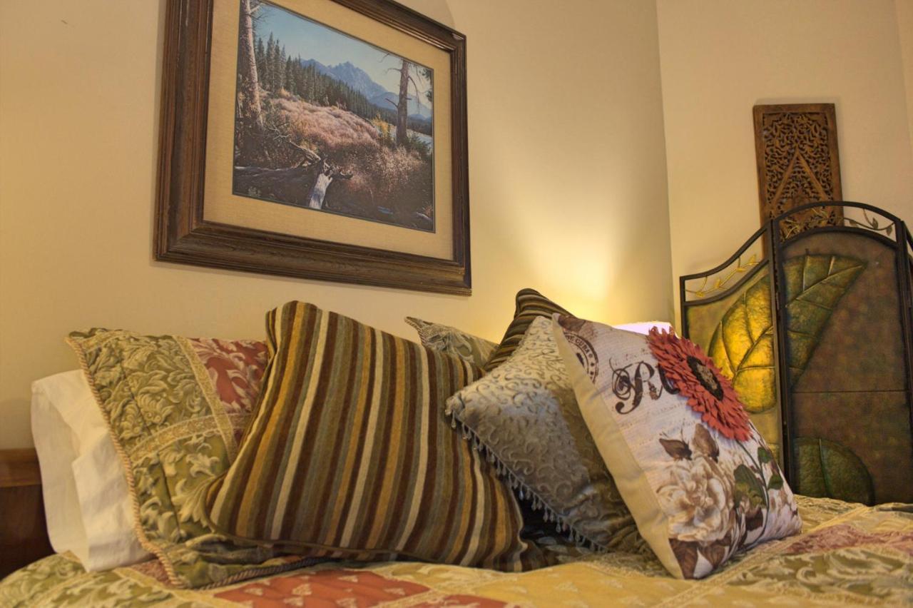 Black Bear Manor Bed & Breakfast Ouray Bagian luar foto